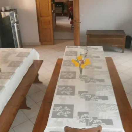 Holiday home Gite Spacieux Avec Jardin, Proche Chateaux De La Loire, Ideal Pour Familles Et Amis, Jeux Et Plancha - Fr-1-381-406
